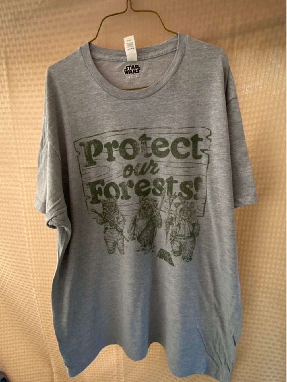 Star Wars Graphic t-shirt "Protect Our Forests!" with Ewoks: Size XL